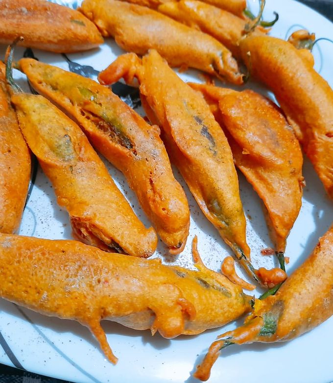आलू भरे मिर्च पकौड़े बनाने की आसान और स्वादिष्ट विधि