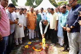 नागपुर के खासदार सांस्कृतिक महोत्सव में मंच पर लोकनृत्य करते कलाकार।