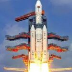 श्रीहरिकोटा लॉन्चपैड पर LVM-3 रॉकेट को CMS-03 उपग्रह के साथ लॉन्च की तैयारी में भेजा गया।