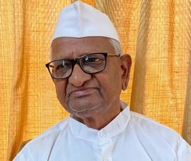 AAP split news with 7 MPs joining BJP and Anna Hazare statement