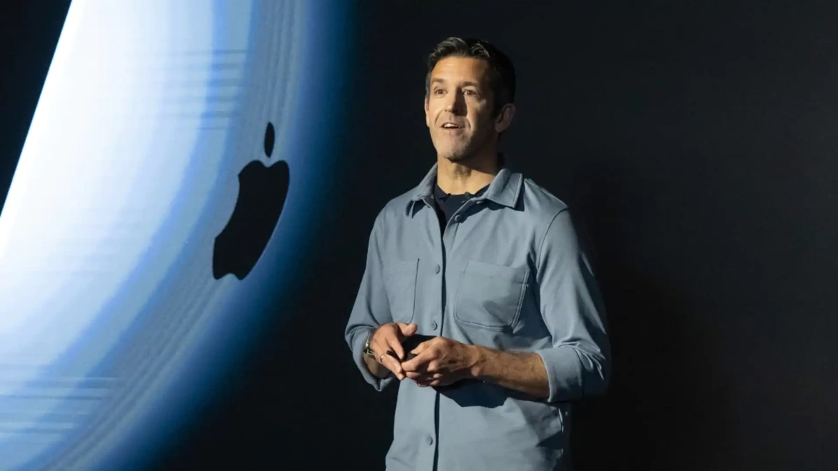 जॉन टर्नस एप्पल के नए CEO और टिम कुक एग्जीक्यूटिव चेयरमैन