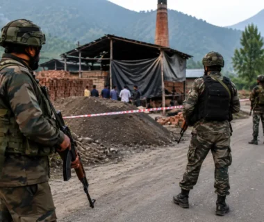 Kulgam Terror Attack के बाद सुरक्षा बलों की तैनाती।